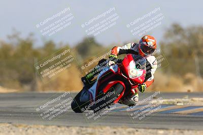 media/Jan-14-2024-SoCal Trackdays (Sun) [[2e55ec21a6]]/Turn 2 (1025am)/